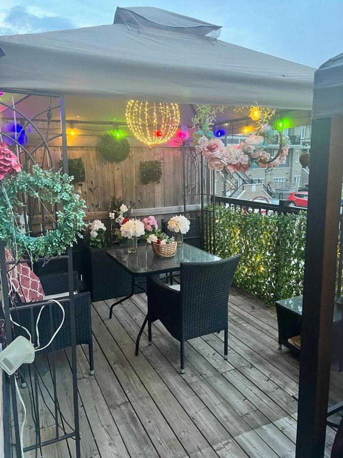 Private, Secure, Immaculate & Cozy Room Brampton Esterno foto