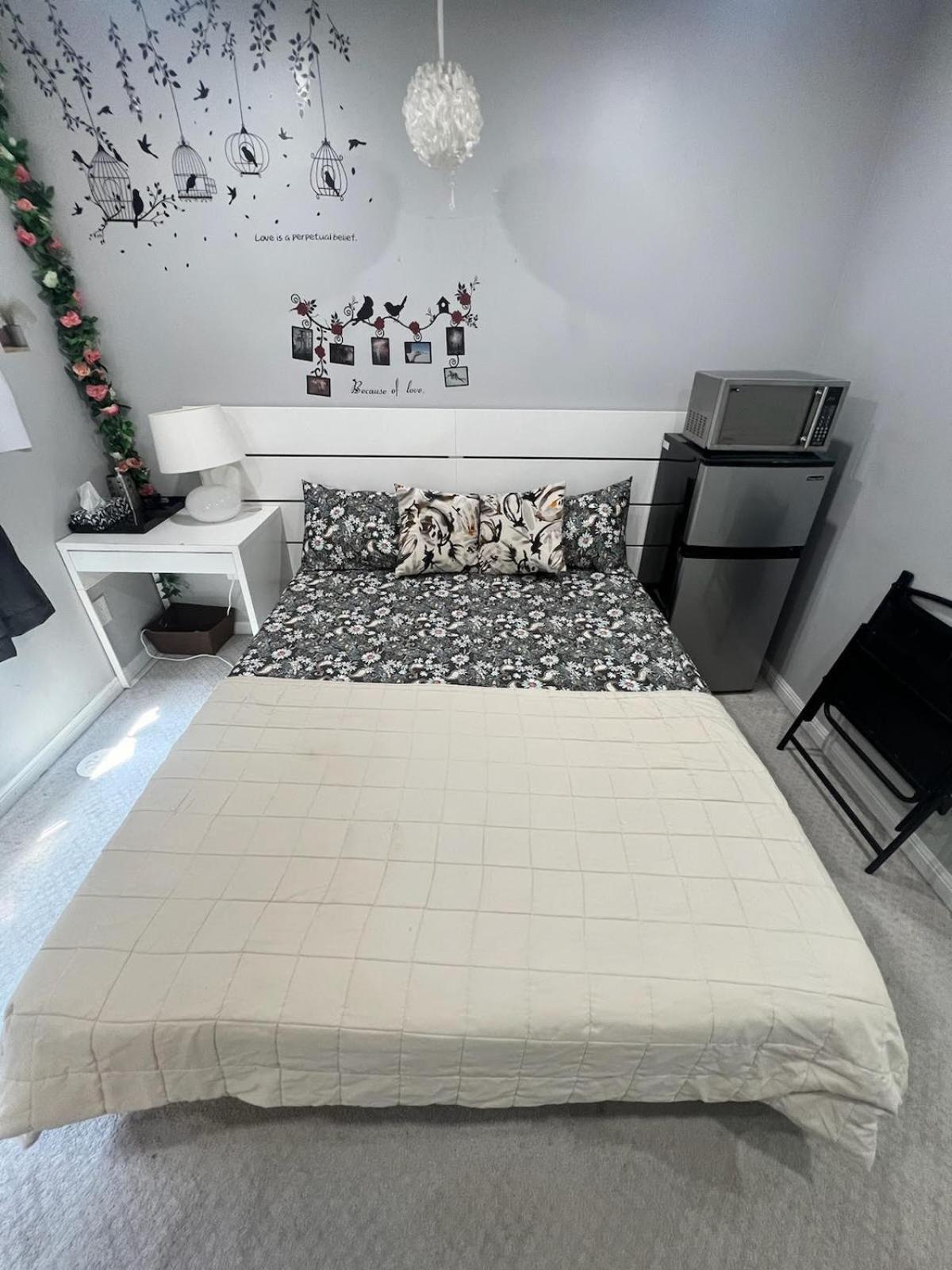 Private, Secure, Immaculate & Cozy Room Brampton Esterno foto